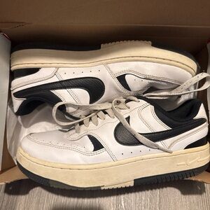 Nike White and Black Women's Sneakers